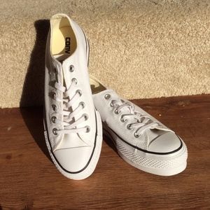 Converse Chuck Taylor All Star Low Top Platforms
